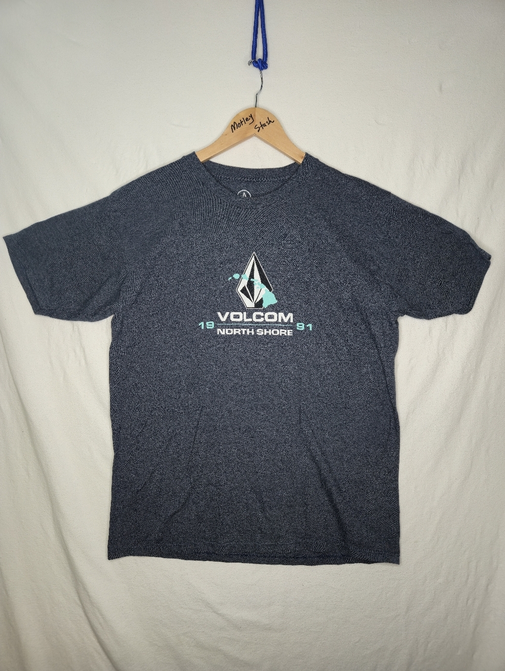 Volcom Ladies Gray Short Sleeved Tee Shirt With 1991 North Shore Logo Size Large